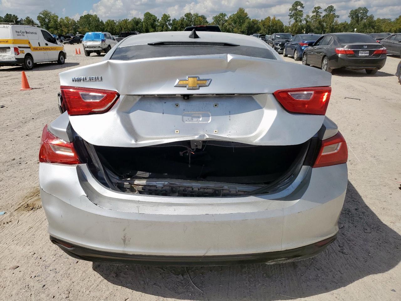 2018 Chevrolet Malibu Ls - Image 6