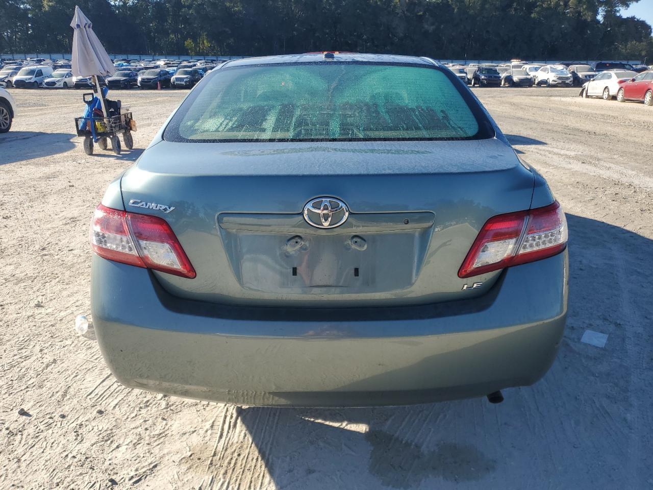 2011 Toyota Camry Base - Фото 6