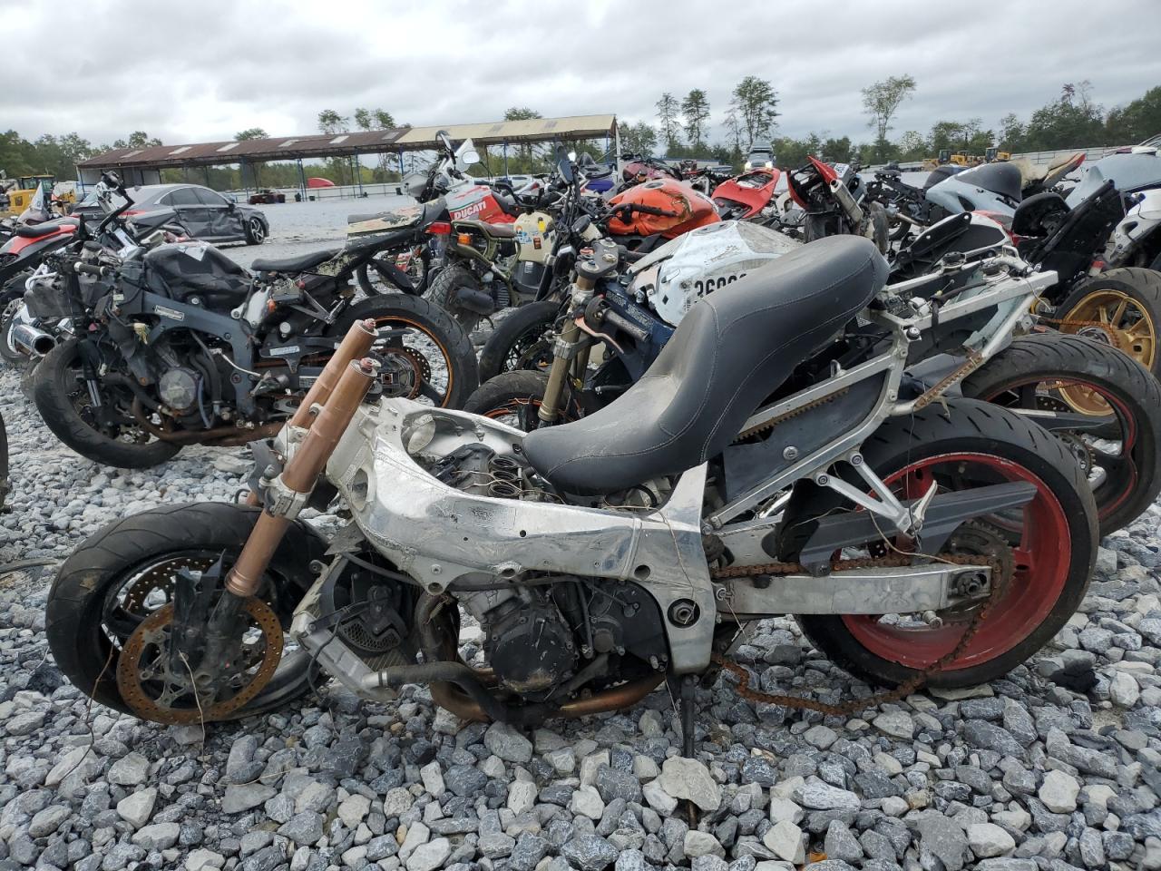 2002 Suzuki Gsx-R600 - Фото 3