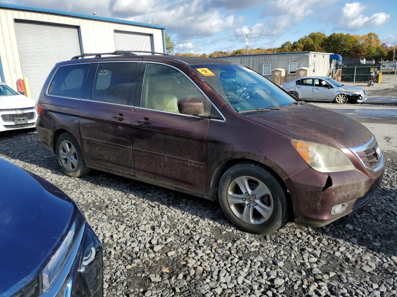 2010 Honda Odyssey Touring - Image 4