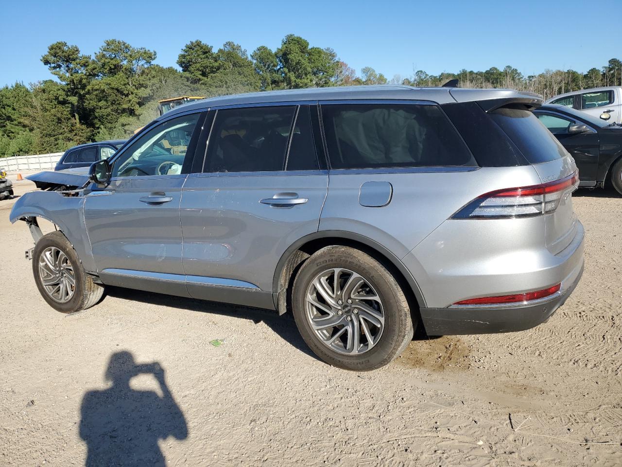 2023 Lincoln Aviator - Image 2