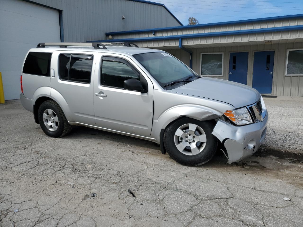 2009 Nissan Pathfinder S - Image 4
