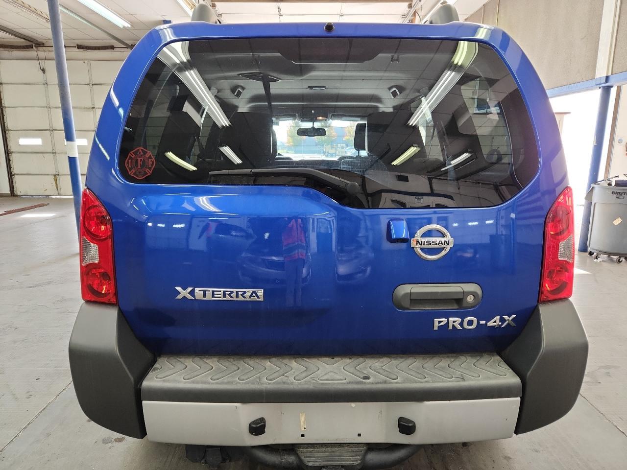 2015 Nissan Xterra X - Image 6