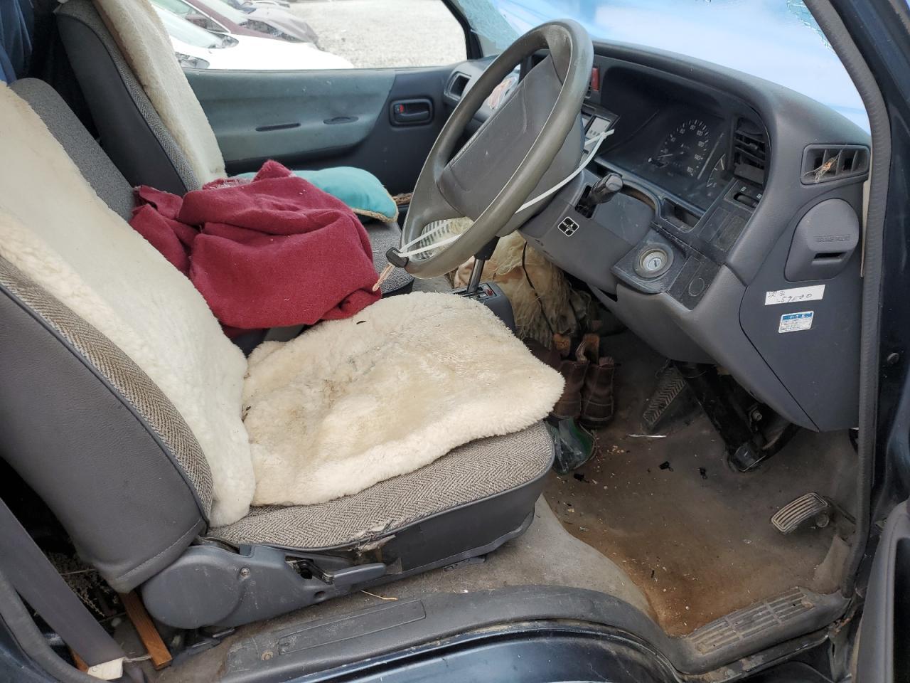 1992 Toyota Hi Ace - Image 7