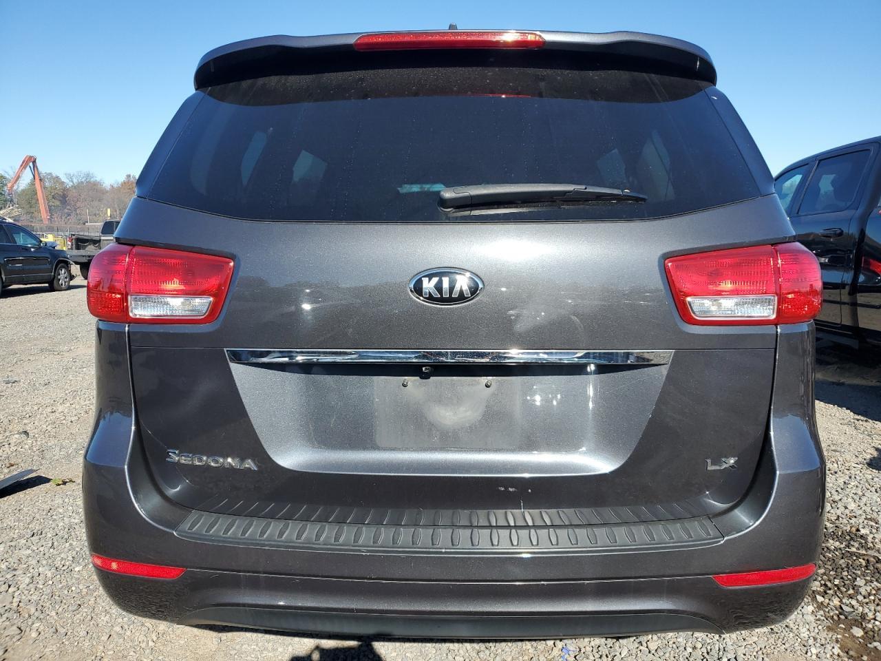2018 Kia Sedona Lx - Фото 6