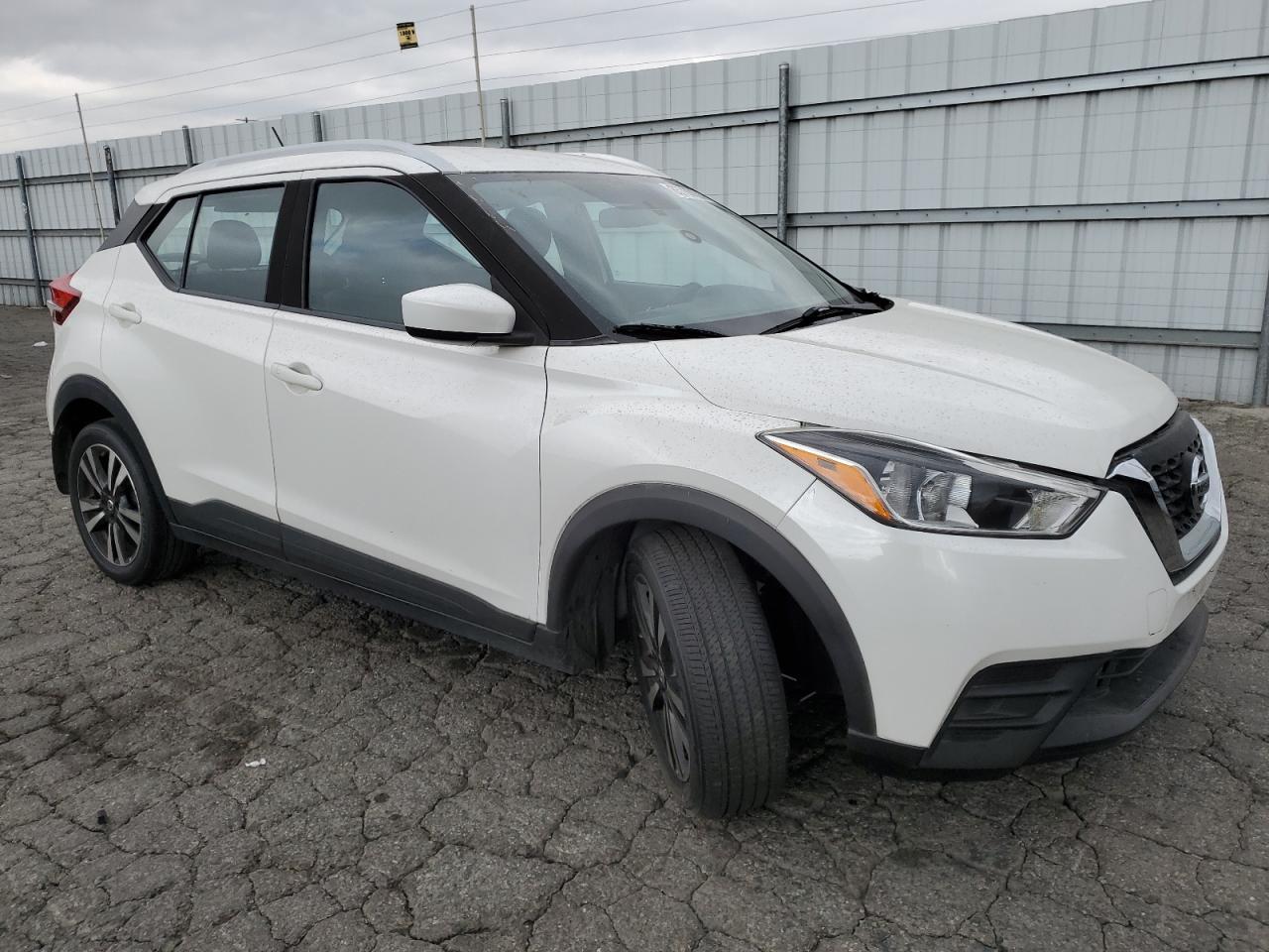 2019 Nissan Kicks S - Image 4