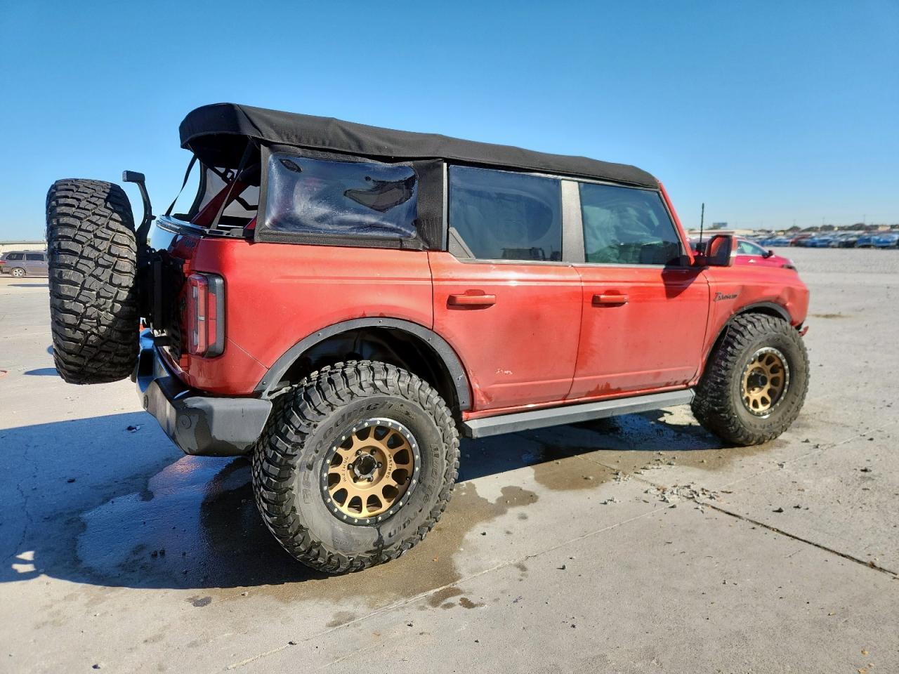 2022 Ford Bronco Base - Image 3