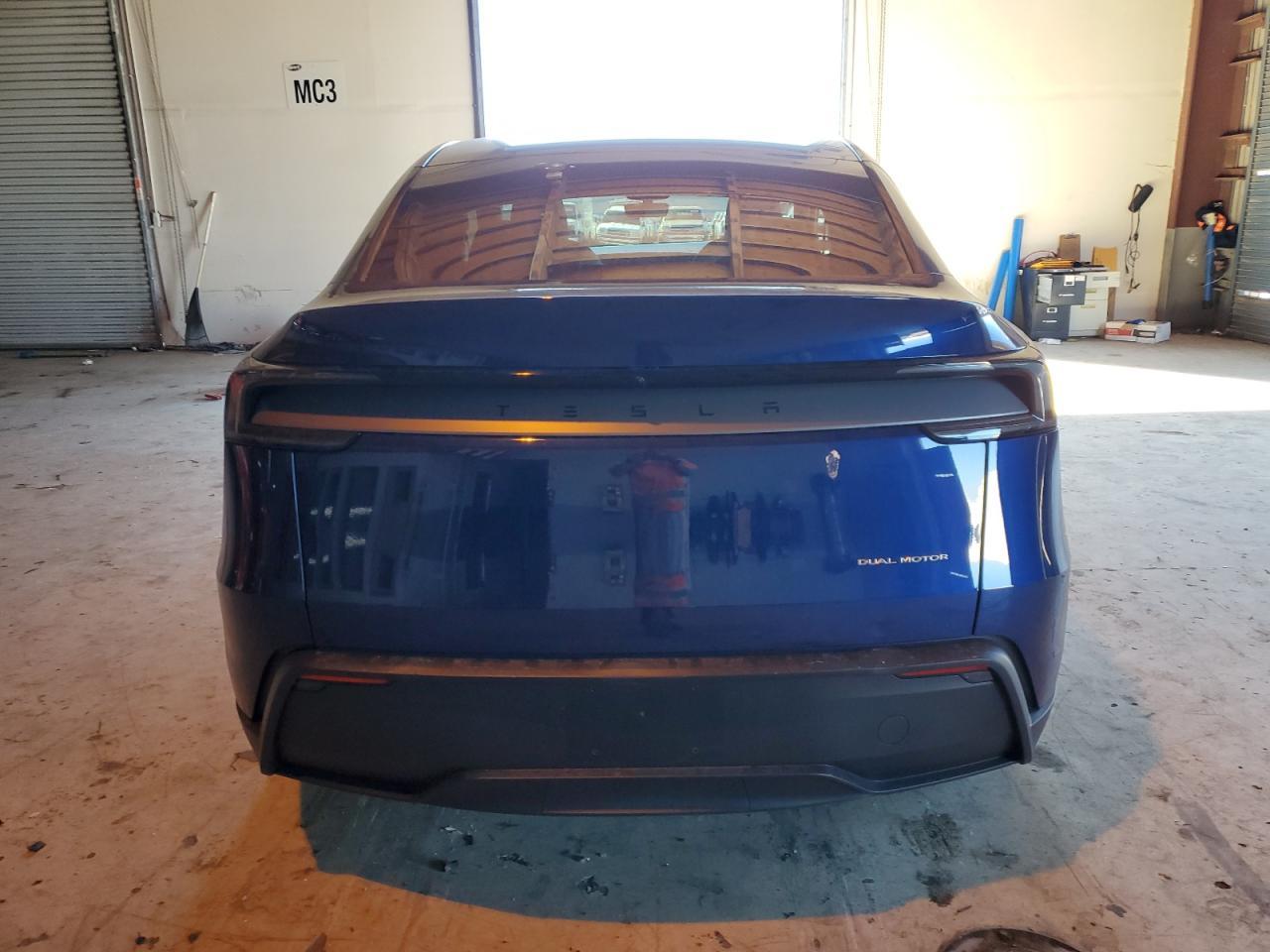 2026 Tesla Model Y - Фото 6