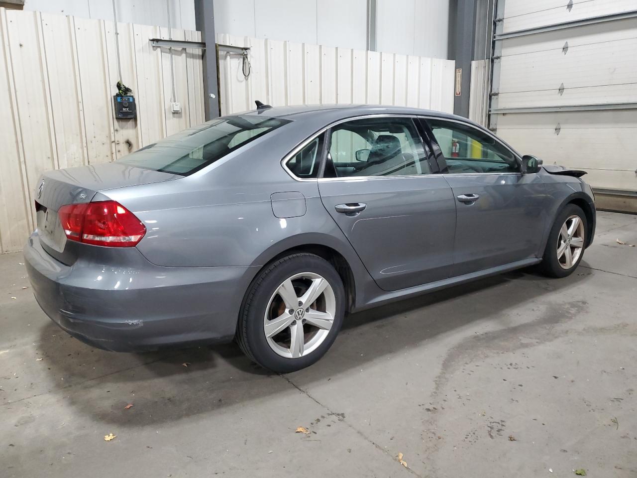2013 Volkswagen Passat Se - Image 3