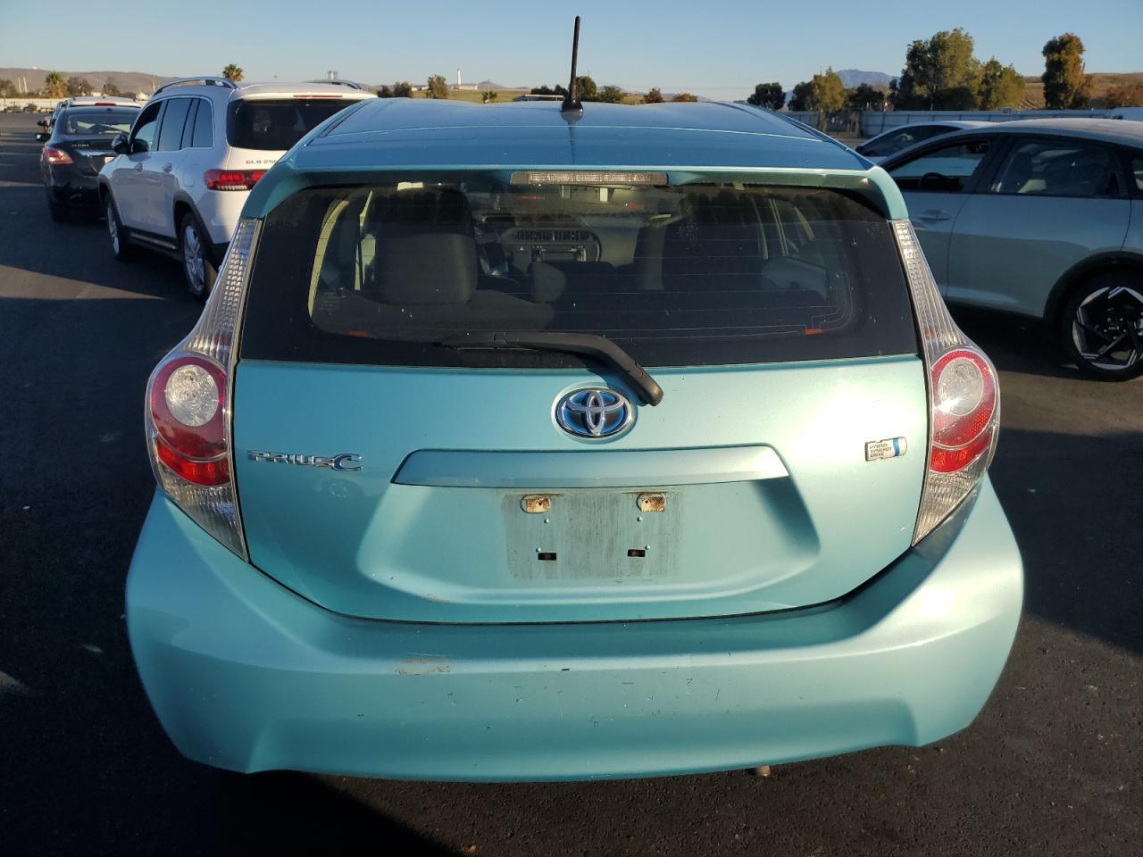 2013 Toyota Prius - Image 6