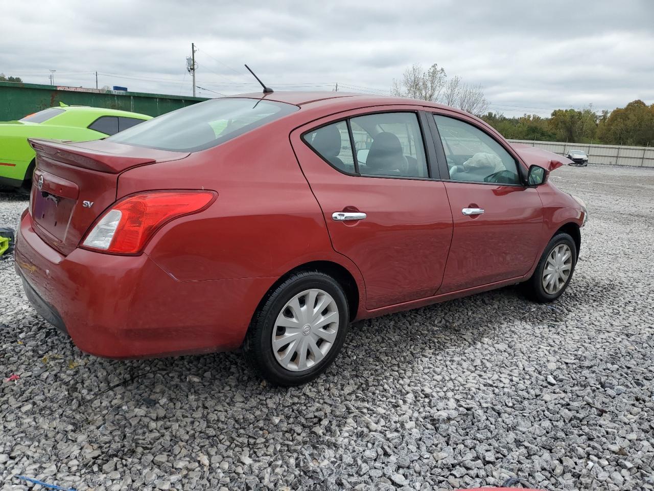 2018 Nissan Versa Sv - Фото 3