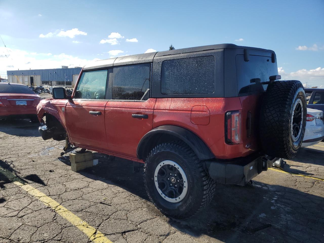 2024 Ford Bronco Big Bend - Image 2