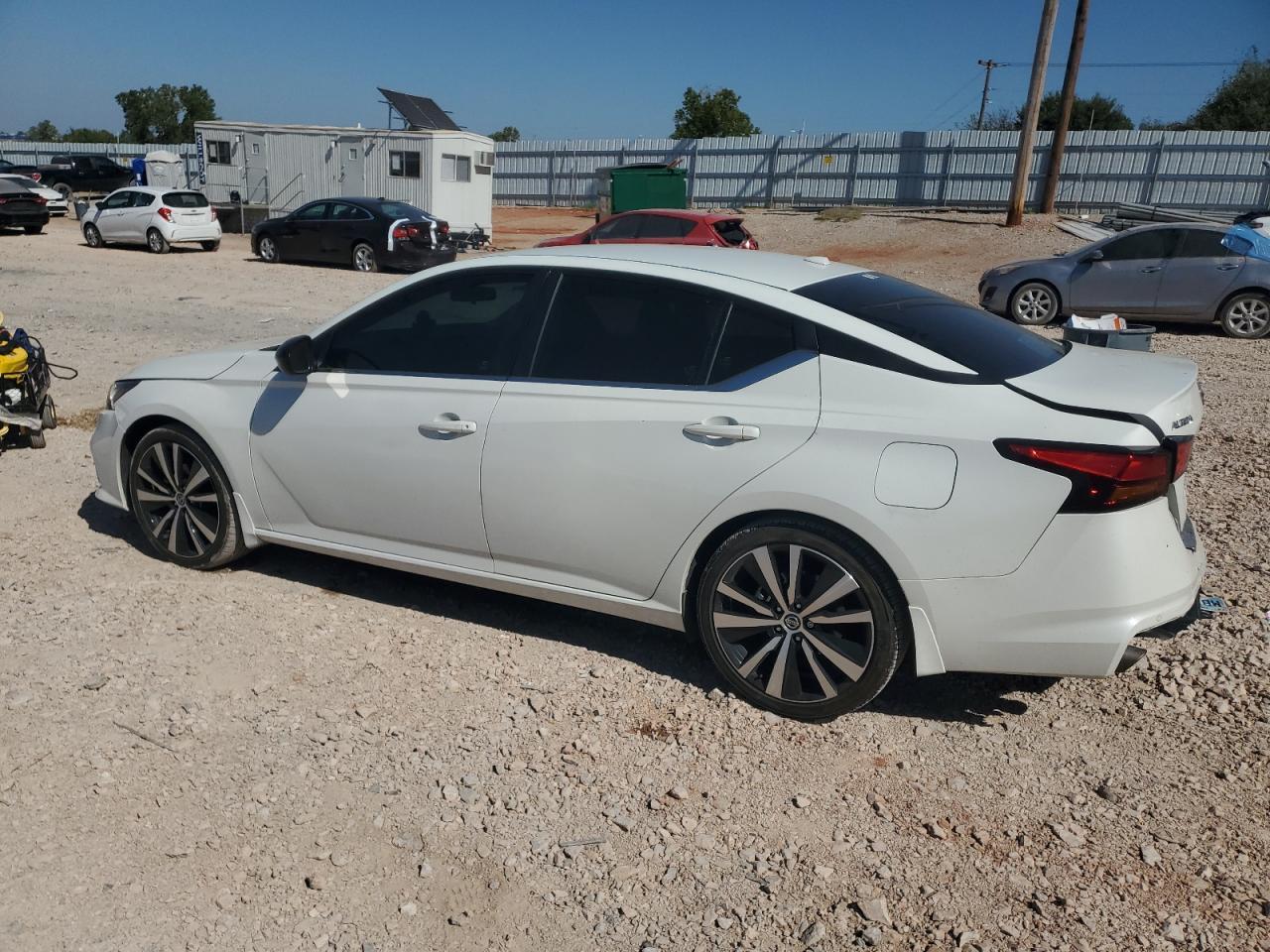 2022 Nissan Altima Sr - Image 2