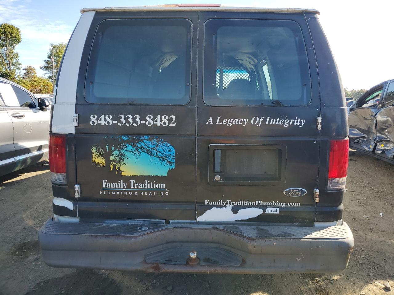 2005 Ford Econoline E150 Van - Image 6