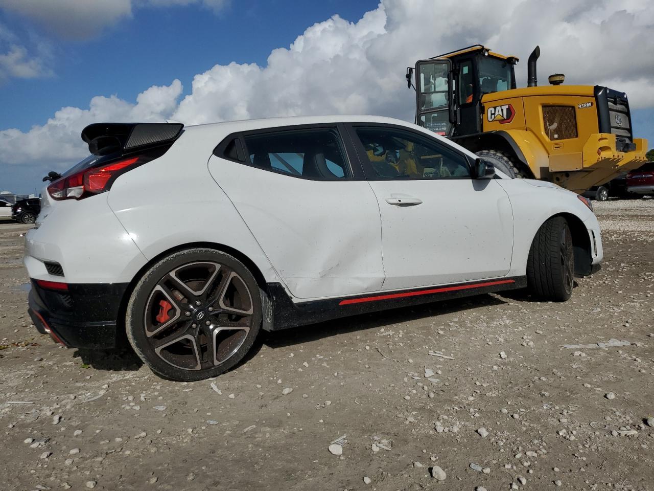 2021 Hyundai Veloster N - Фото 3
