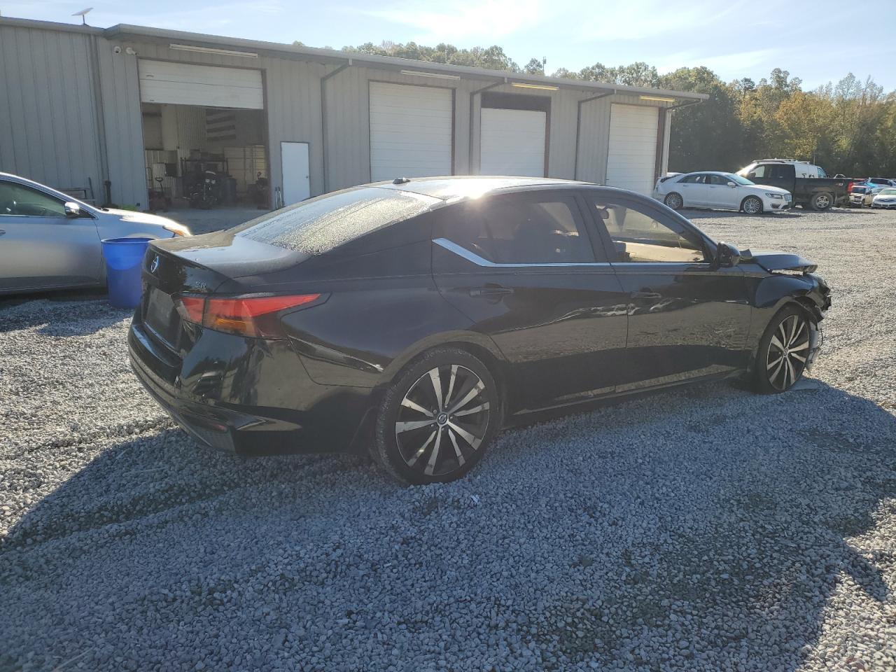 2020 Nissan Altima Sr - Фото 3