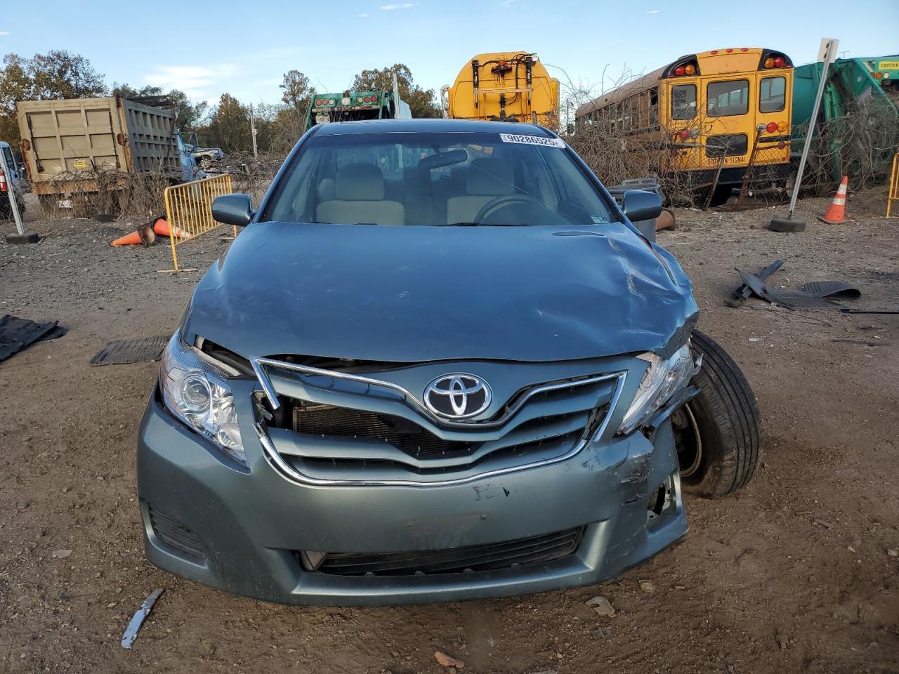 2011 Toyota Camry - Фото 5