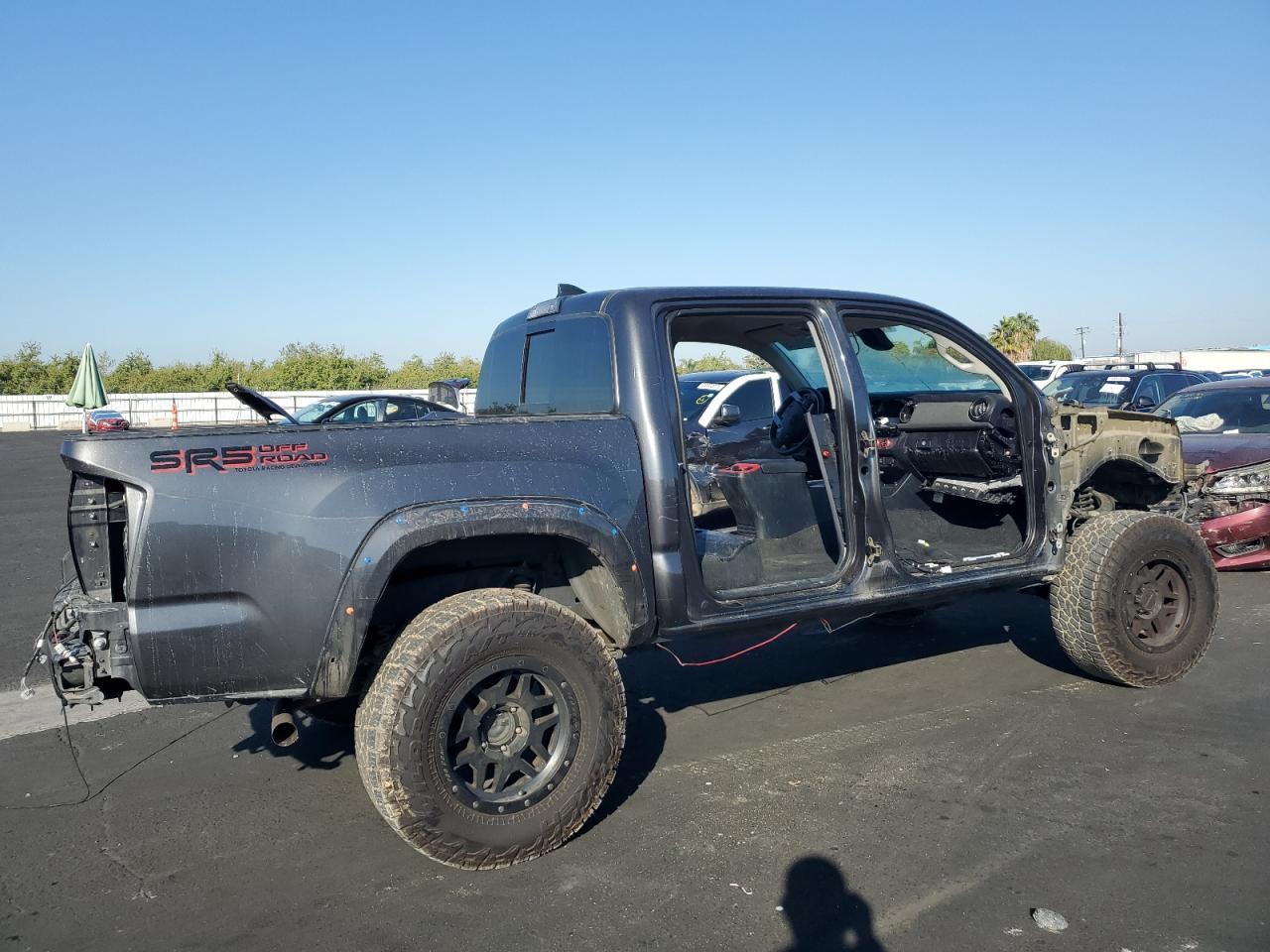 2018 Toyota Tacoma - Фото 3