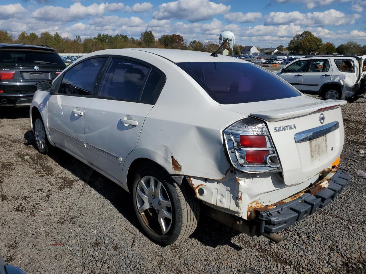 2011 Nissan Sentra 2.0 - Фото 2