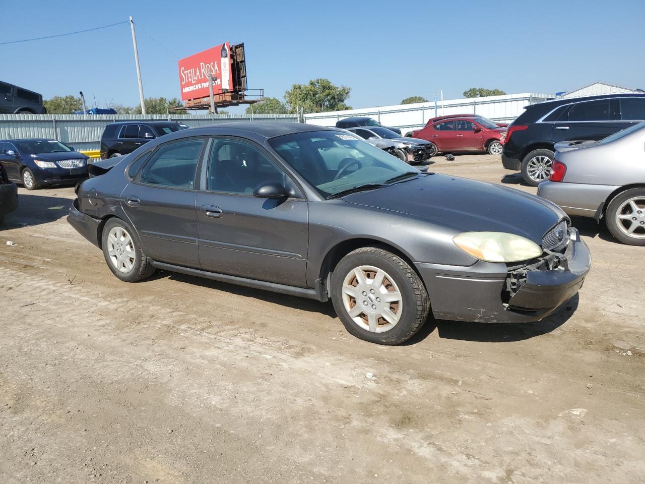 2004 Ford Taurus Se - Image 4