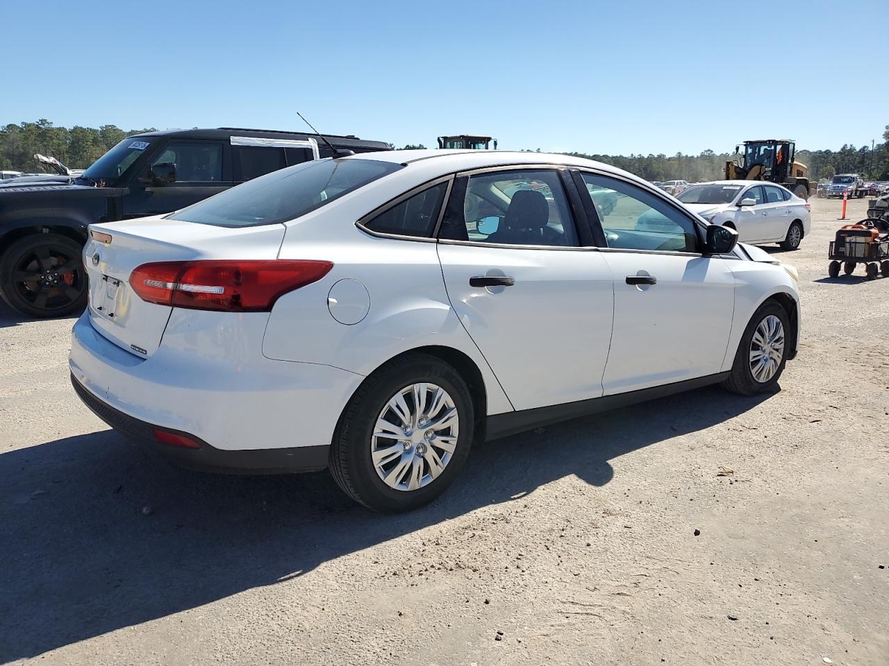 2015 Ford Focus S - Фото 3