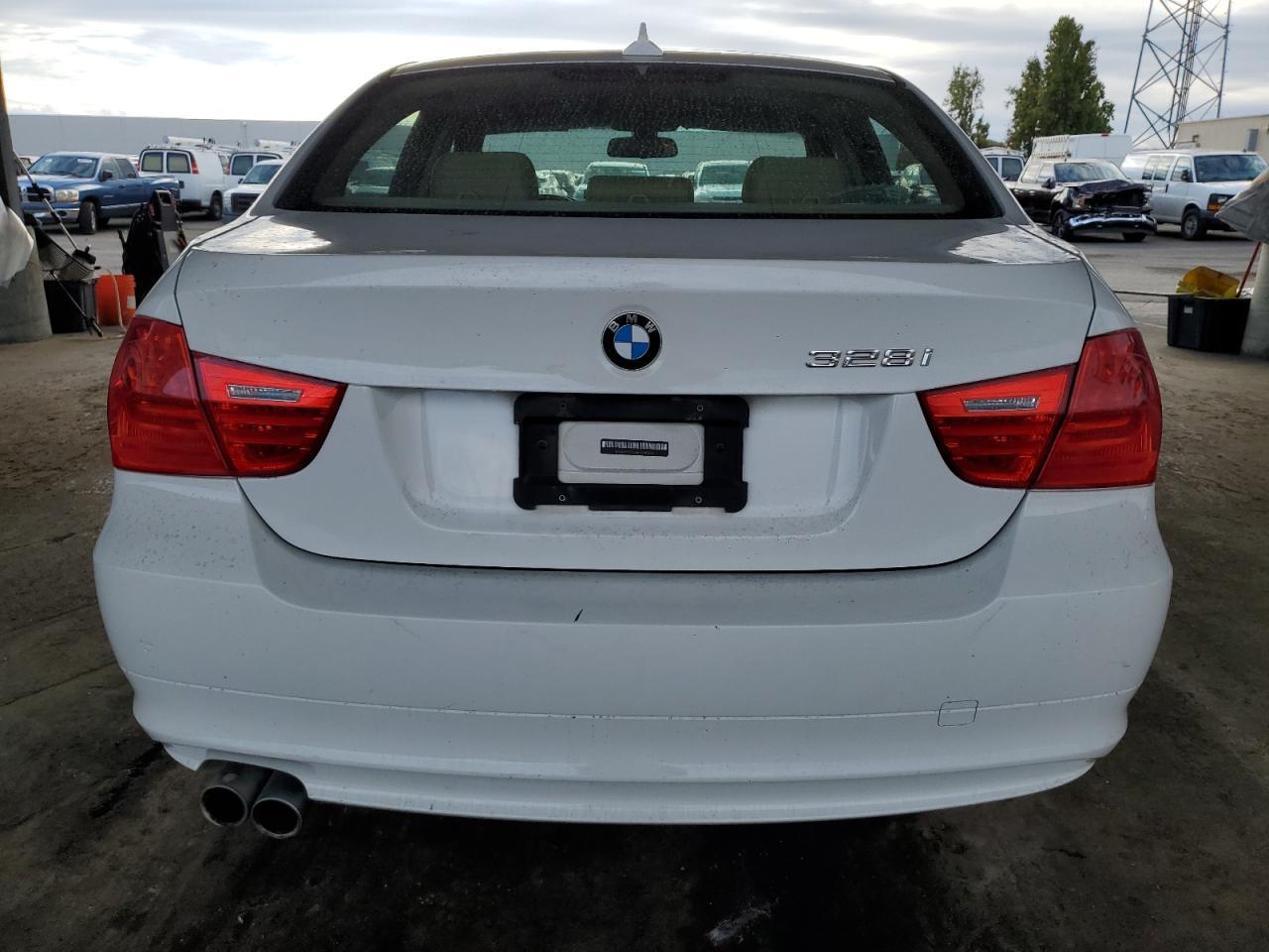 2011 BMW 328 I Sulev - Image 6