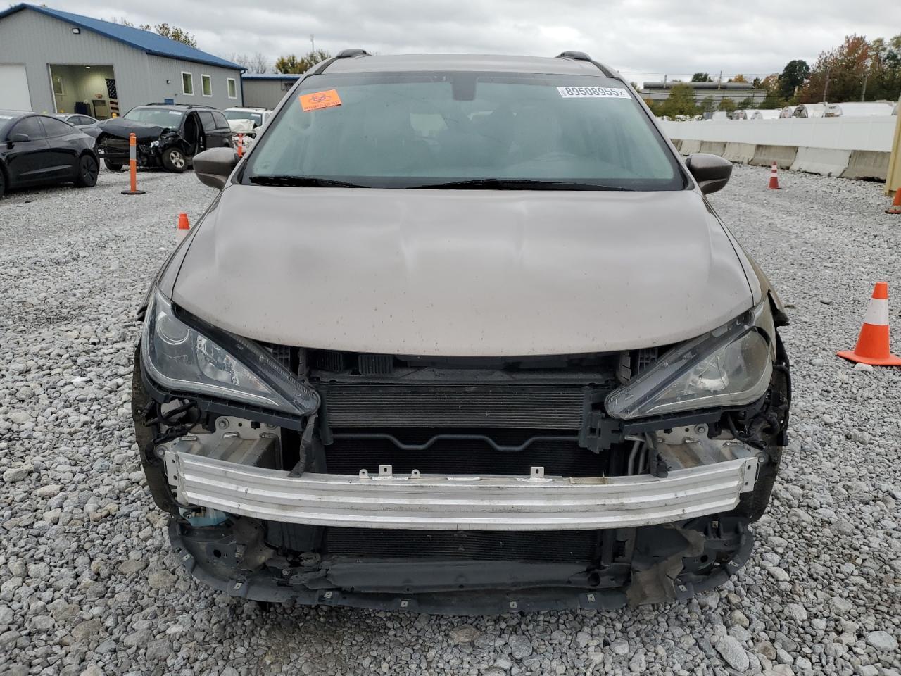 2017 Chrysler Pacifica Touring L - Image 5