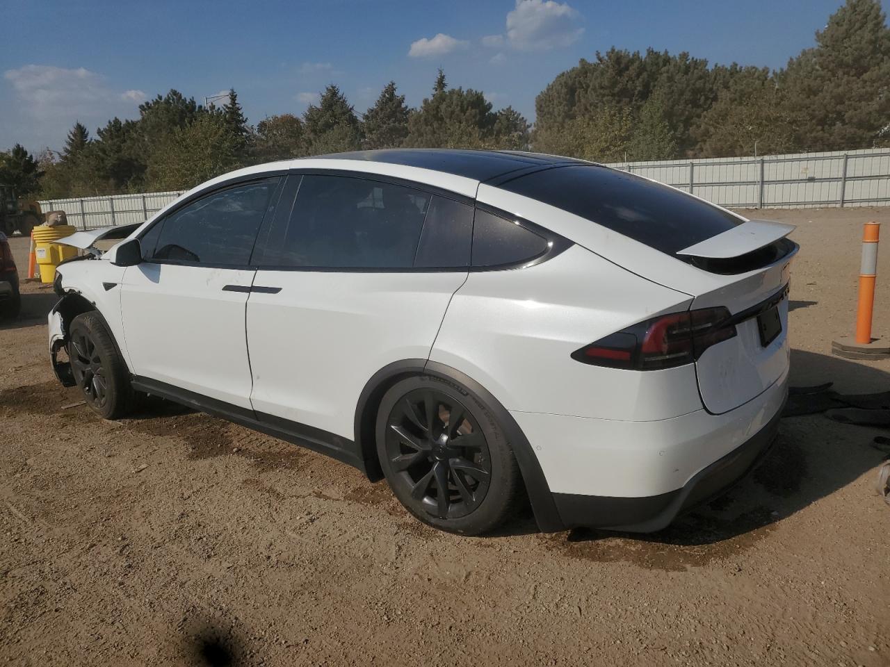 2022 Tesla Model X - Image 2