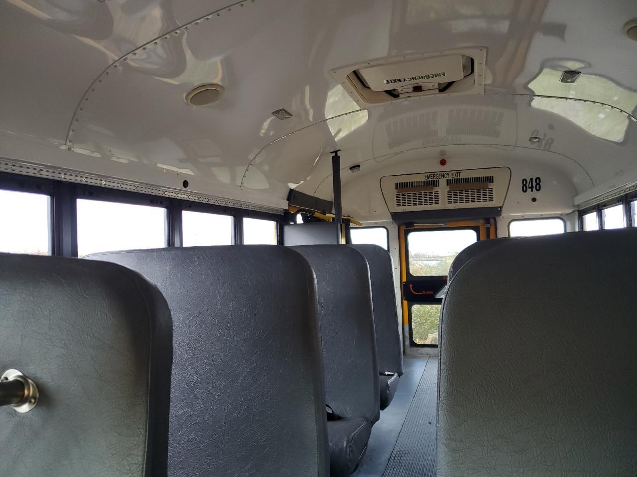2012 Chevrolet Express G4 - School Bus - Image 6