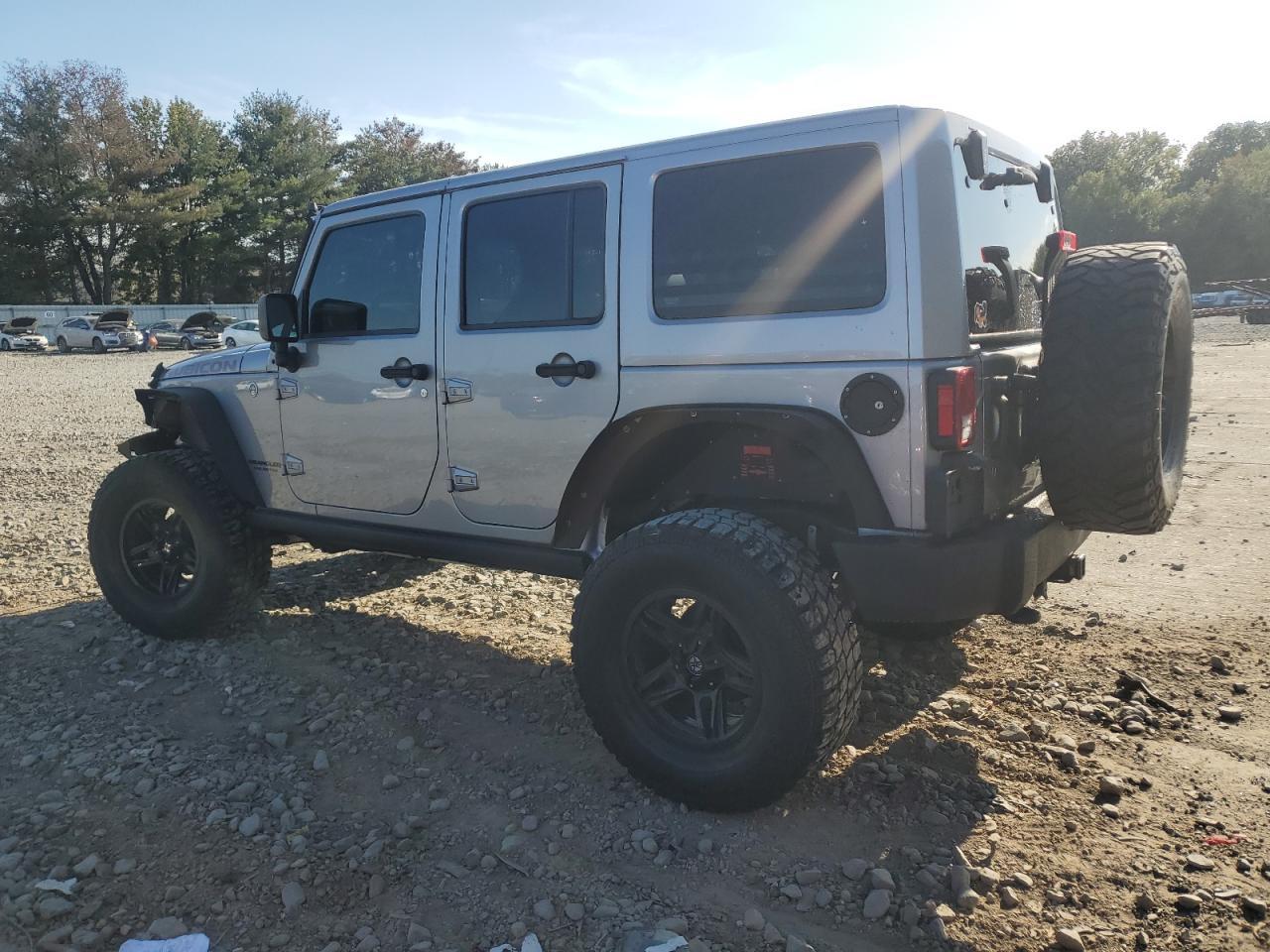 2017 Jeep Wrangler Unlimited Rubicon - Фото 2