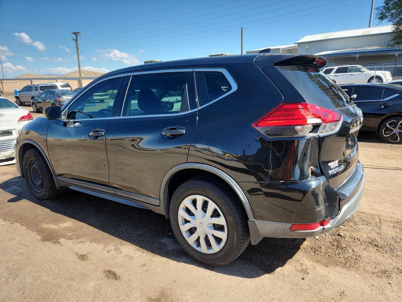 2017 Nissan Rogue - Image 2