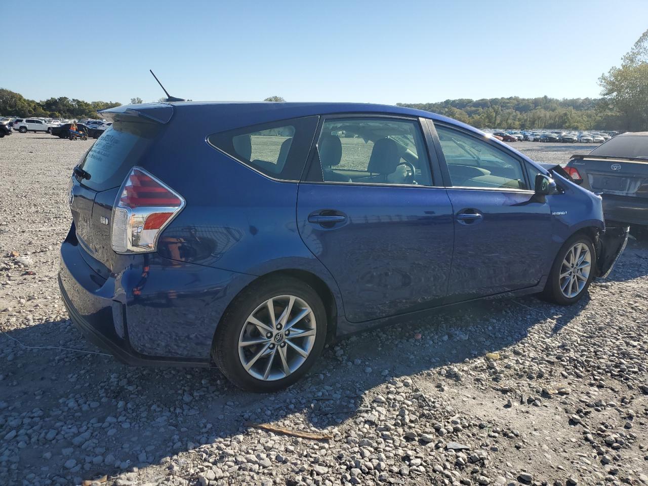 2015 Toyota Prius V - Image 3