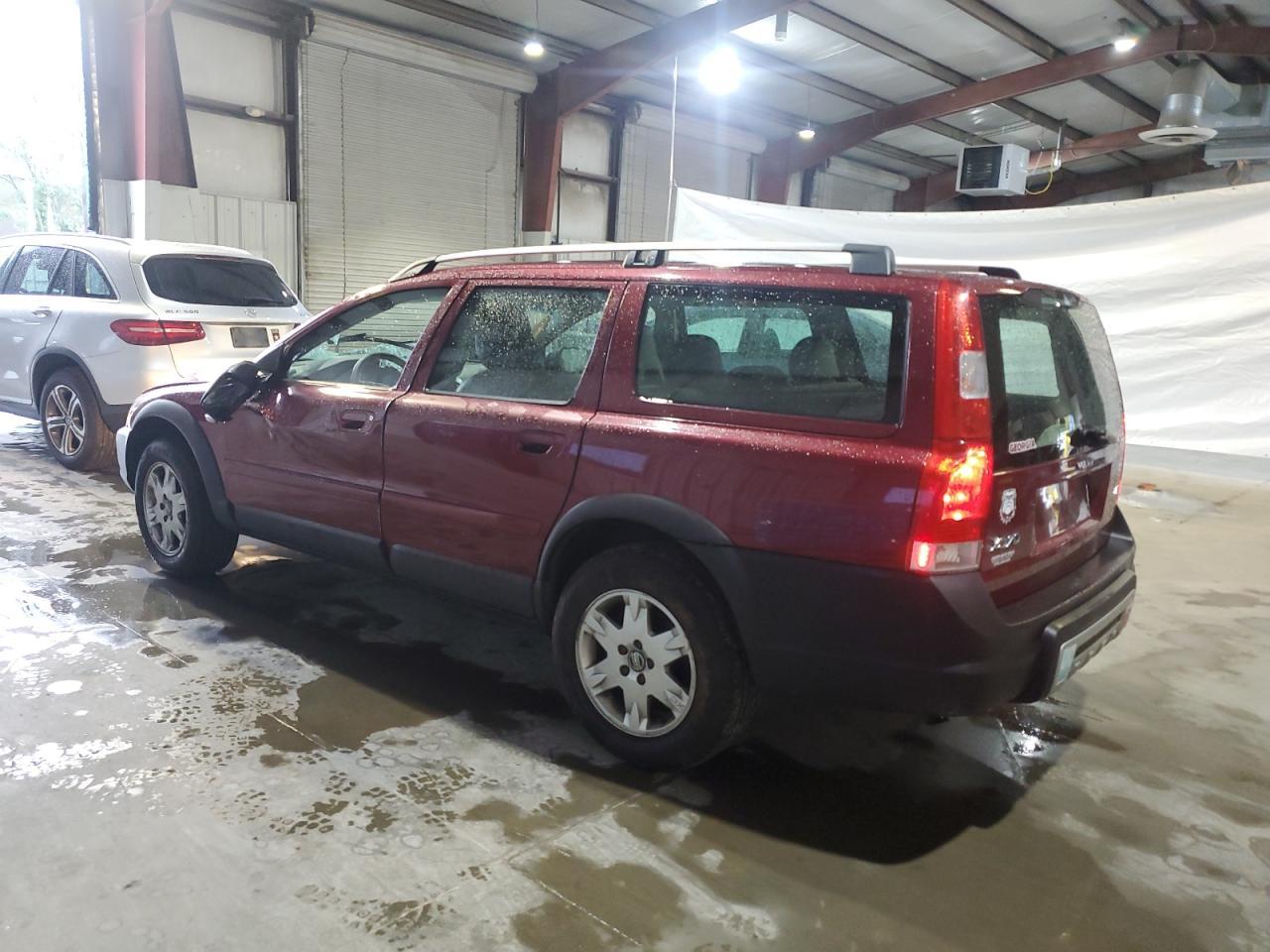 2005 Volvo Xc70 - Image 2