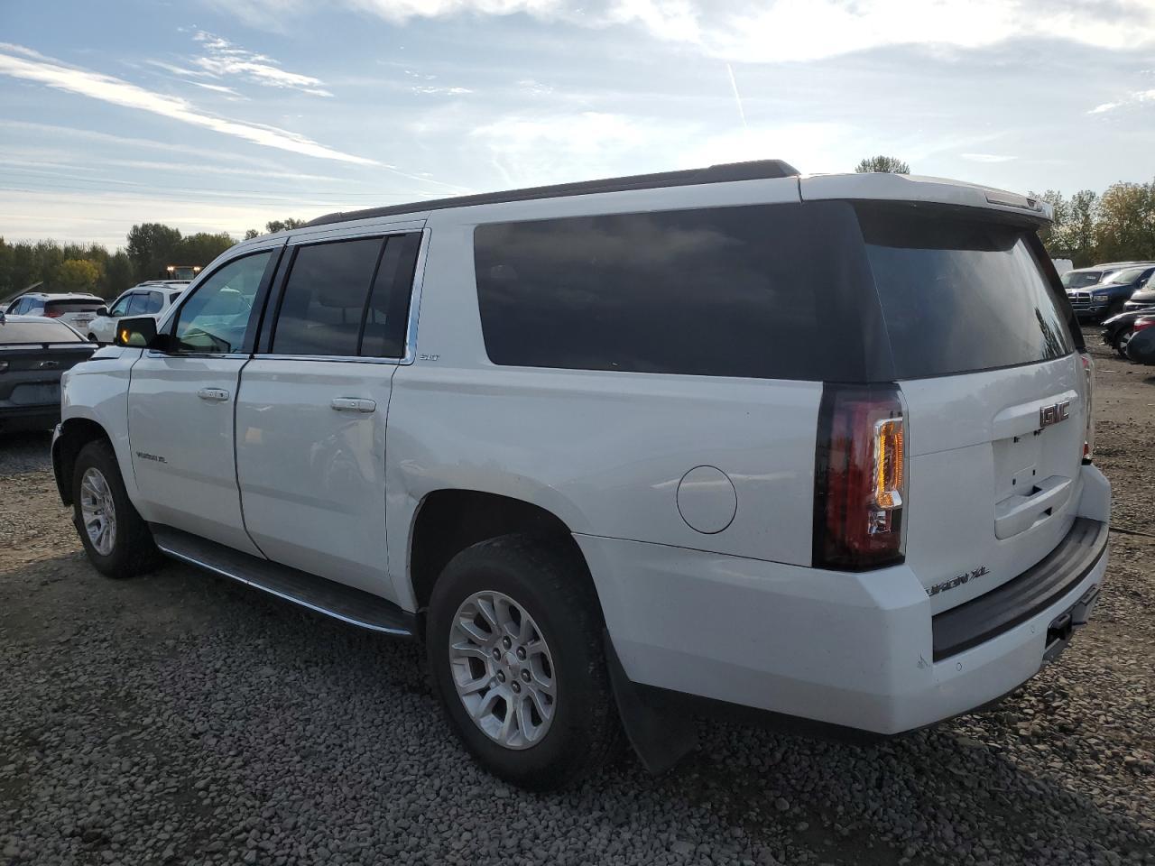 2017 GMC Yukon Xl K1500 Slt - Image 2