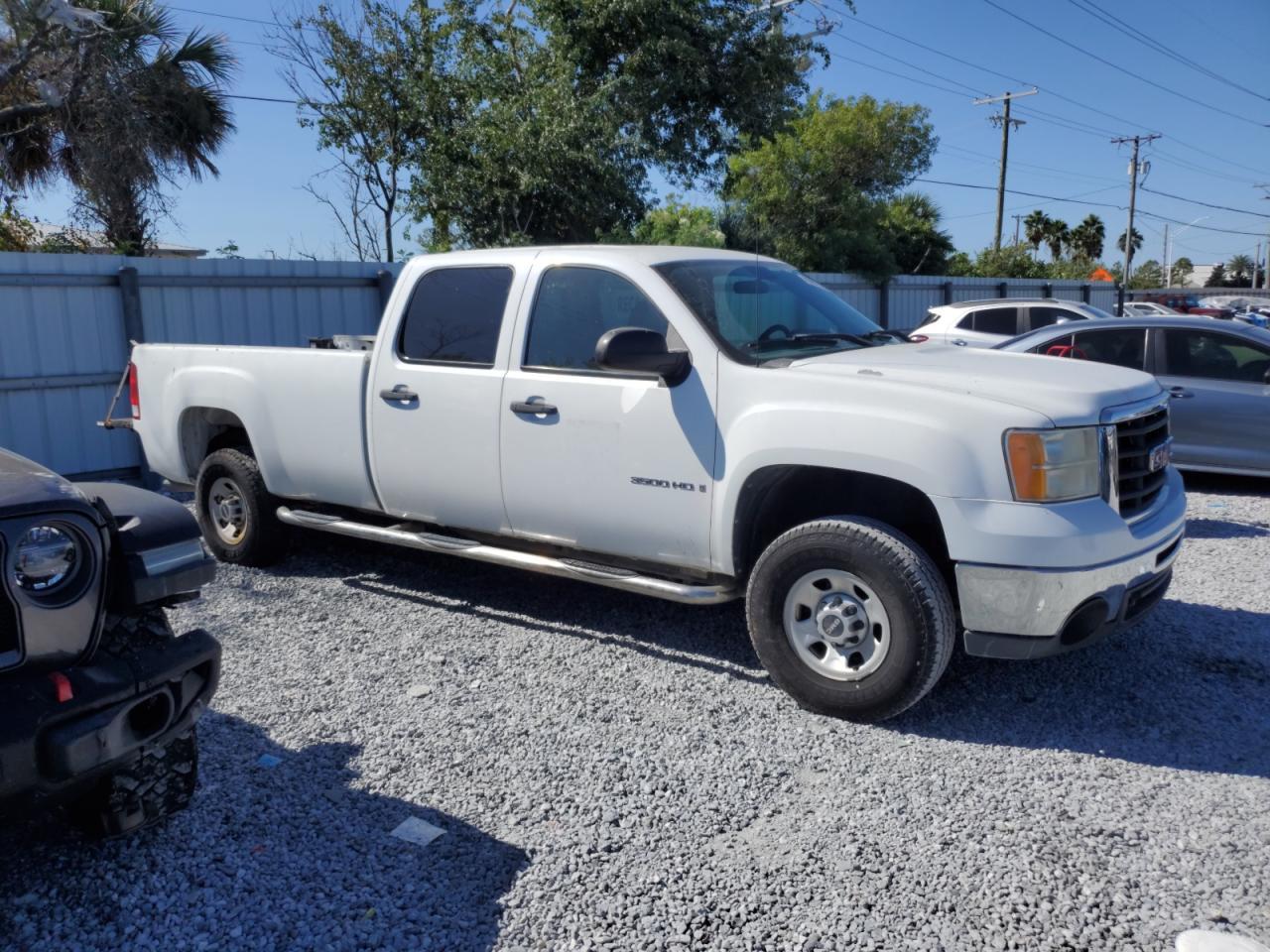2009 GMC Sierra K3500 - Image 4