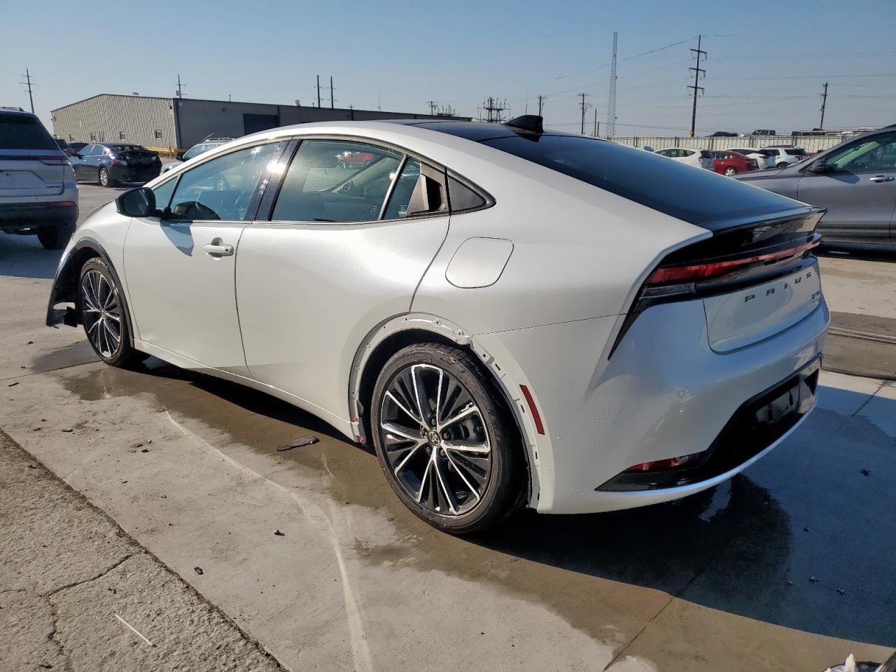 2024 Toyota Prius Limited - Фото 2