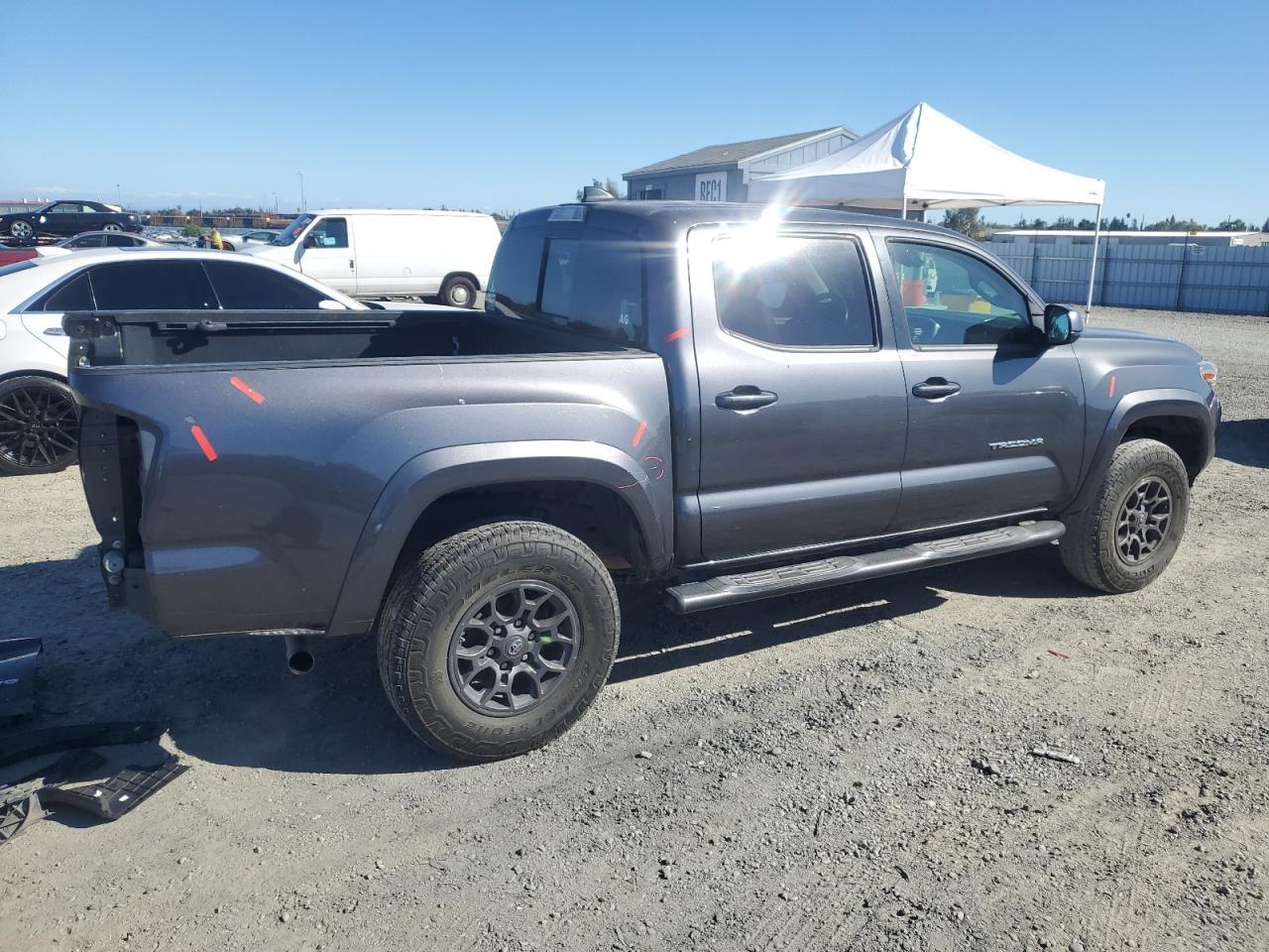 2018 Toyota Tacoma Double Cab - Фото 3