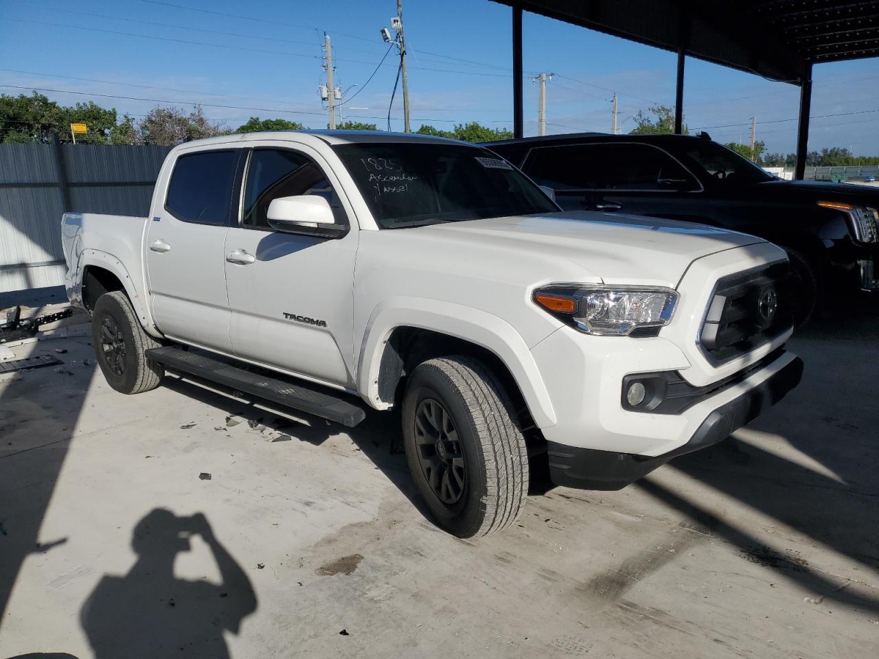 2023 Toyota Tacoma Double Cab - Image 4