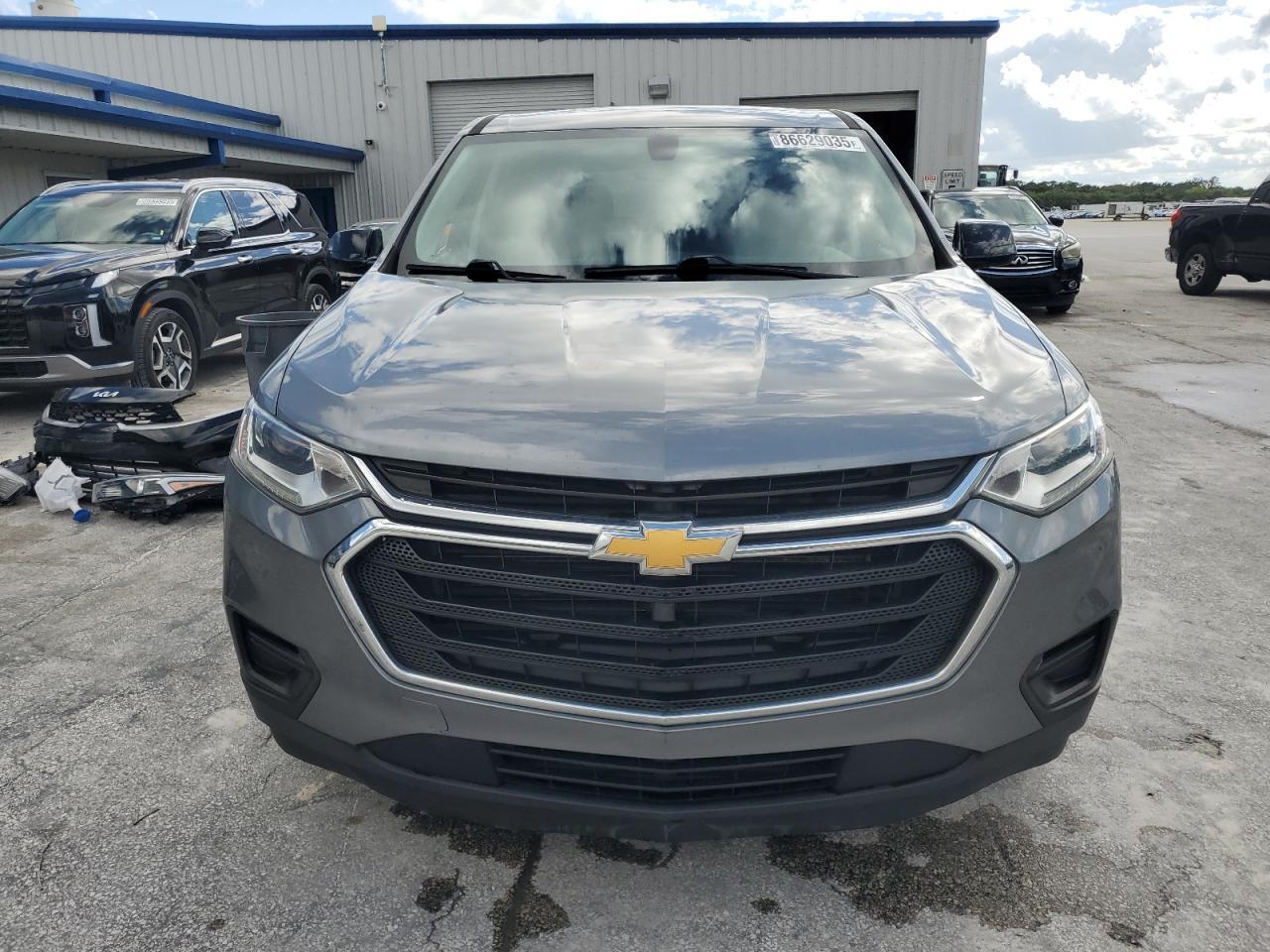 2019 Chevrolet Traverse Ls - Фото 5