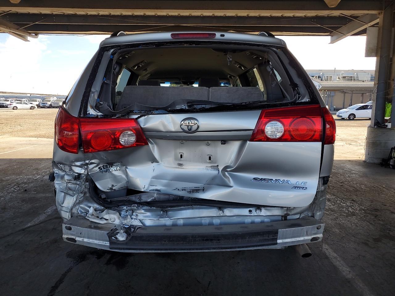 2006 Toyota Sienna Le - Image 6