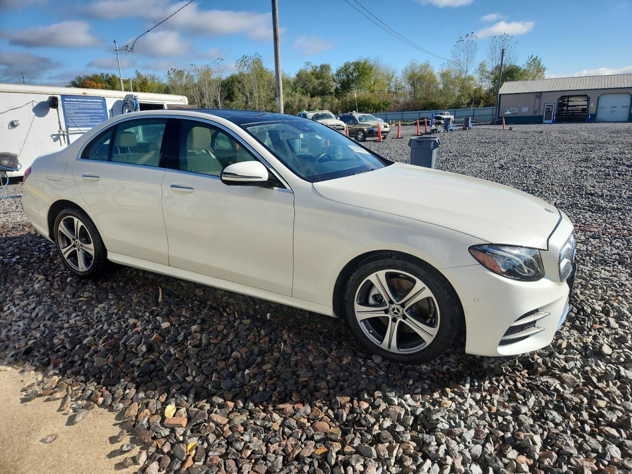 2018 Mercedes-Benz E 300 4Matic - Фото 4