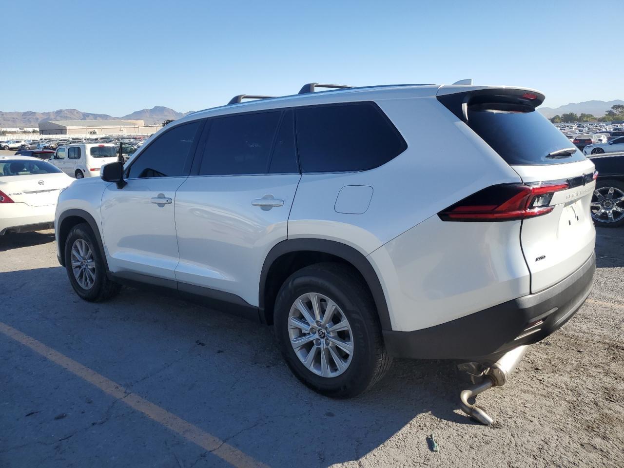 2025 Toyota Grand Highlander Xle - Image 2