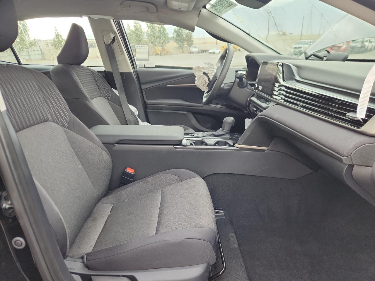 2025 Toyota Camry Le - Image 7