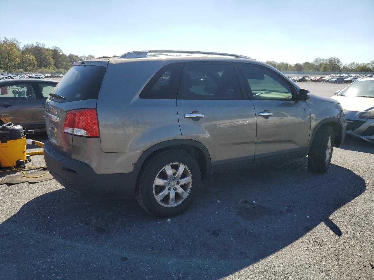 2012 Kia Sorento Base - Фото 3