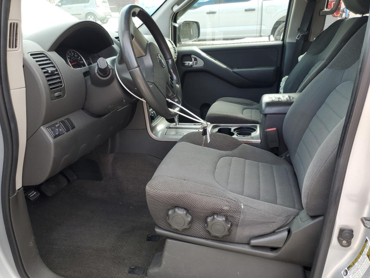 2009 Nissan Pathfinder S - Image 7