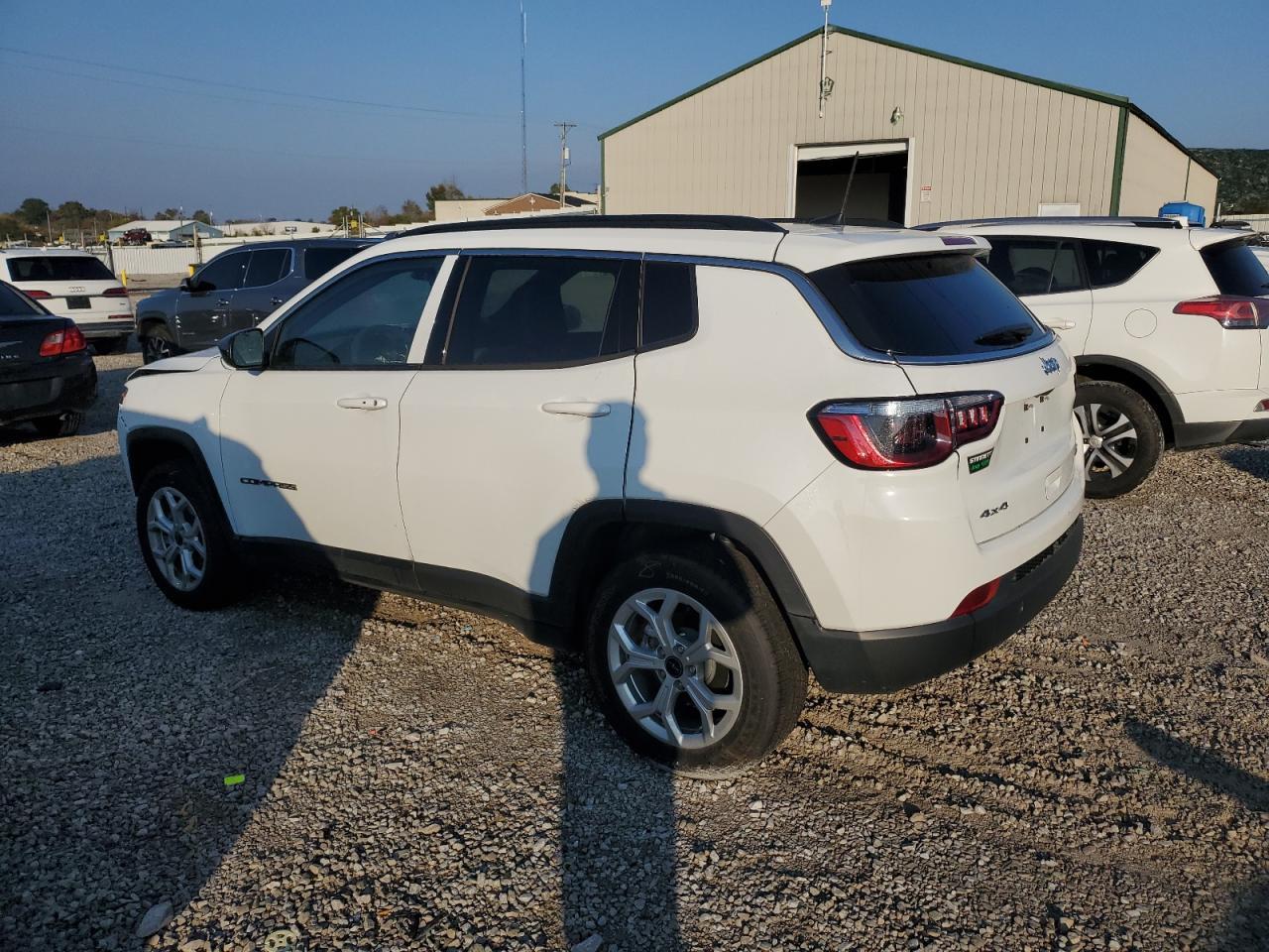 2025 Jeep Compass Latitude - Фото 2