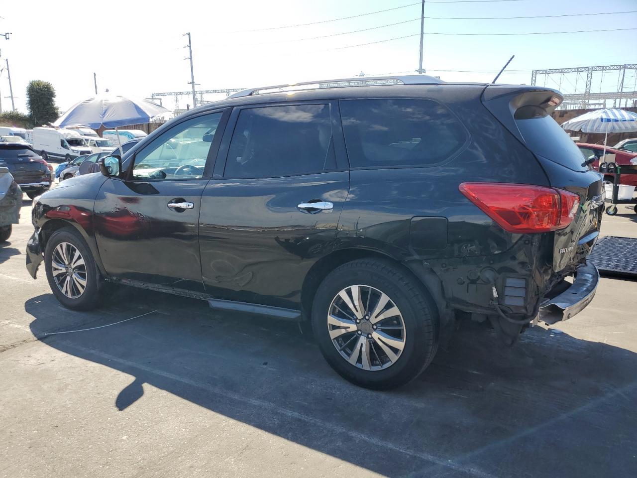 2017 Nissan Pathfinder S - Фото 2