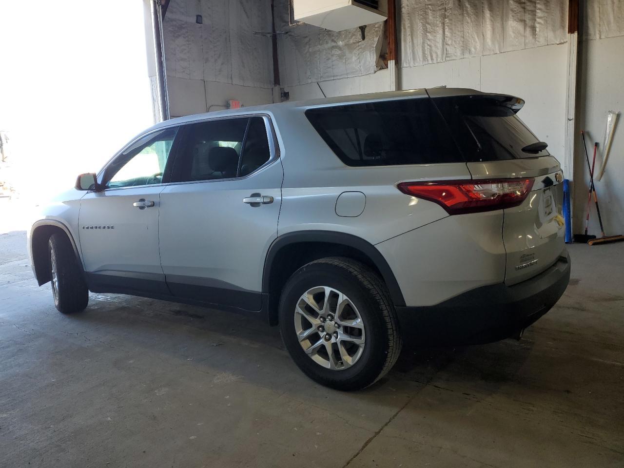 2018 Chevrolet Traverse Ls - Image 2