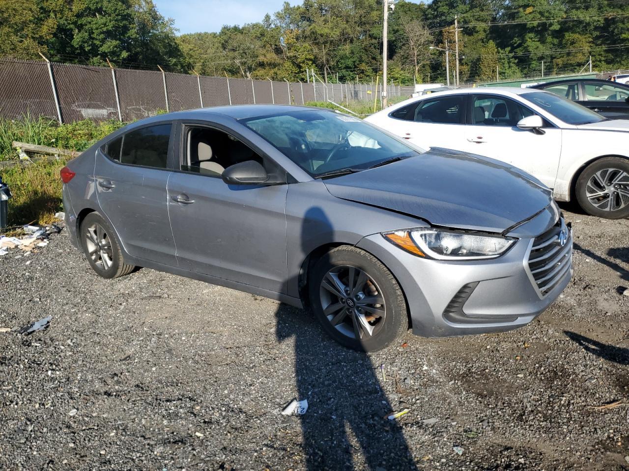 2017 Hyundai Elantra Se - Image 4