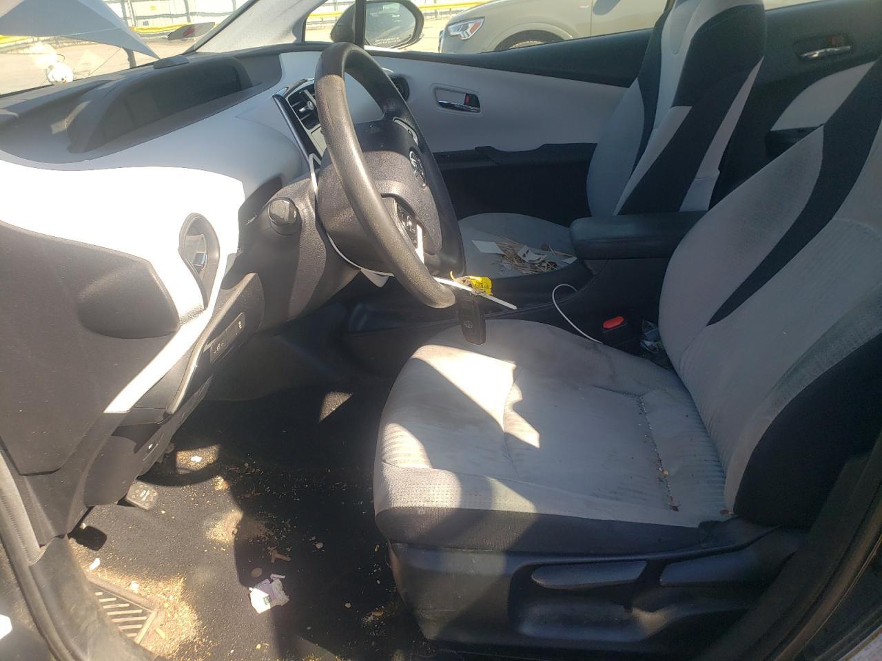 2016 Toyota Prius - Image 7